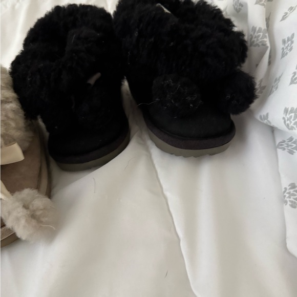 Toddler UGGs grey and black pair - Picture 3 of 4